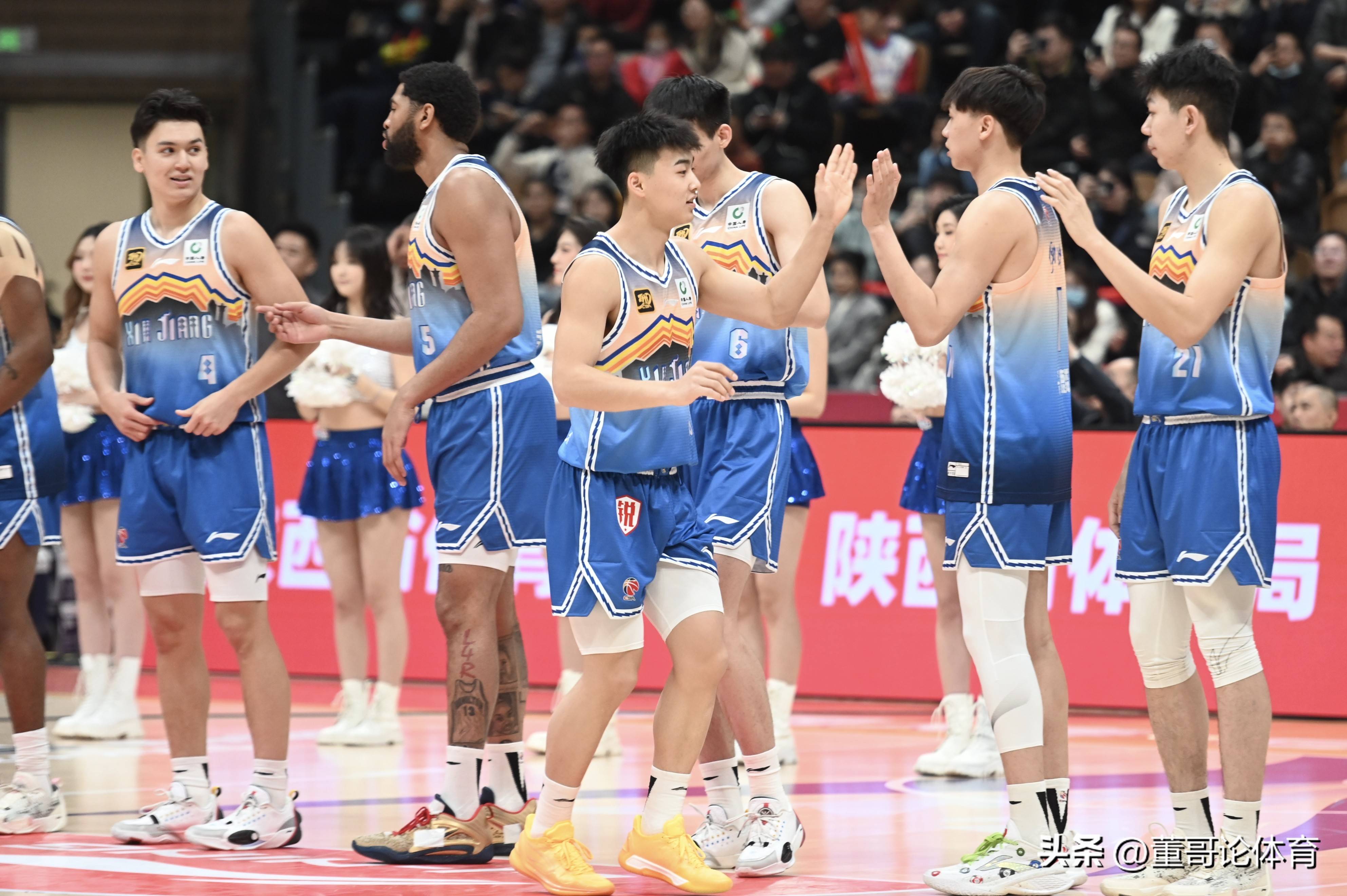 九游游戏旧版本-包含辽宁本钢迎中超关键赛，清晨更衣室发声，悬念犹存，赛程密集仍需轮换的词条