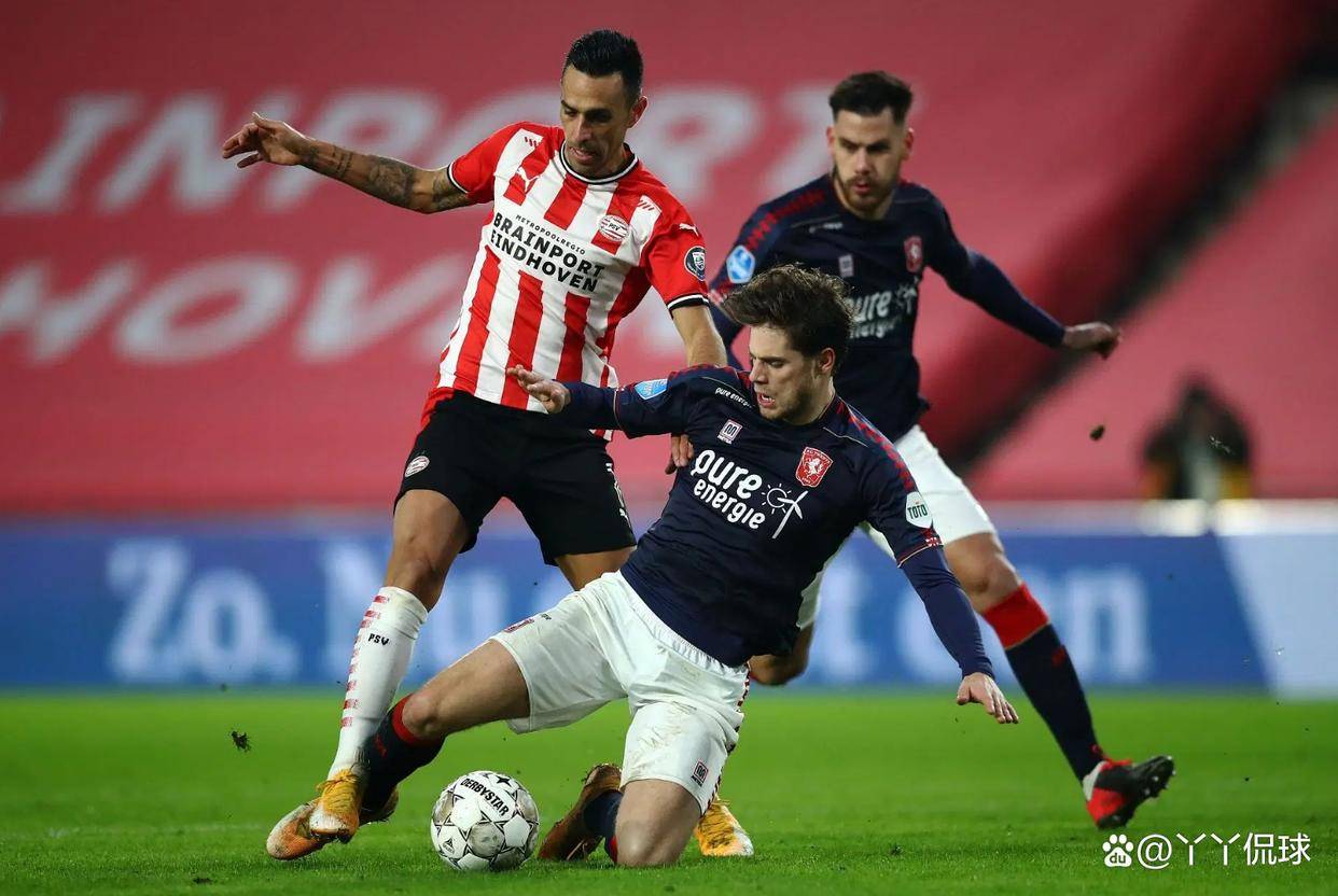 九游游戏旧版本-埃因霍温训练开放日，今晨单刀错失引欢呼，荷甲在即，细节决定成败(细节决定成败态度决定一切的感悟)