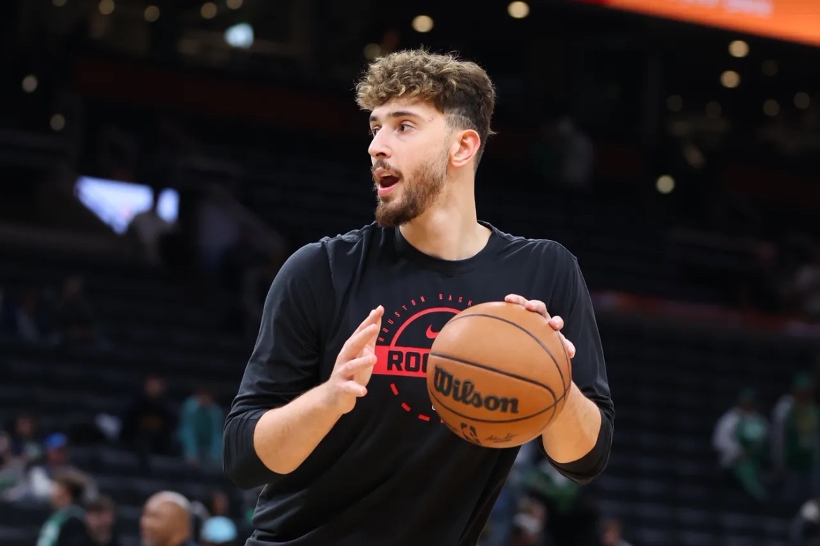 九游游戏旧版本-这也行？风云突变曼城窗口期门线救险字母哥在独行侠比赛中赛况扑朔迷离，上海海港官宣签约备战亚冠的简单介绍